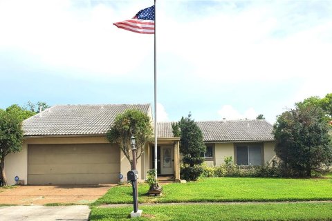 House in Orlando, Florida 3 bedrooms, 174.01 sq.m. № 2202871