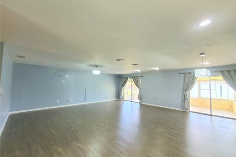 House in Orlando, Florida 3 bedrooms, 174.01 sq.m. № 2202871 - photo 7