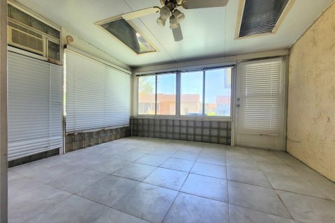 House in Orlando, Florida 3 bedrooms, 174.01 sq.m. № 2202871 - photo 24