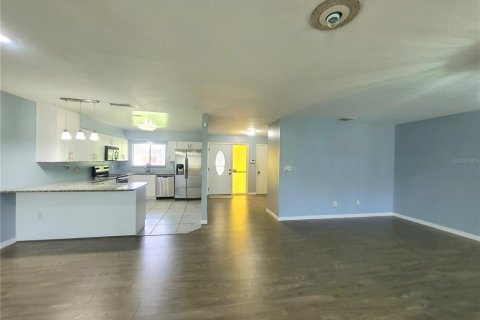 House in Orlando, Florida 3 bedrooms, 174.01 sq.m. № 2202871 - photo 14