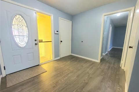 House in Orlando, Florida 3 bedrooms, 174.01 sq.m. № 2202871 - photo 13
