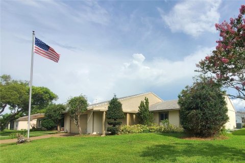 House in Orlando, Florida 3 bedrooms, 174.01 sq.m. № 2202871 - photo 3