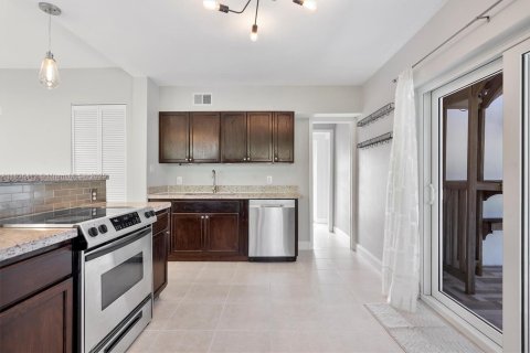 House in Miami, Florida 3 bedrooms, 91.79 sq.m. № 1823641 - photo 8