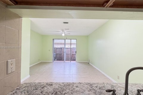 Adosado en alquiler en Miami, Florida, 2 dormitorios, 96.62 m2 № 1952176 - foto 10