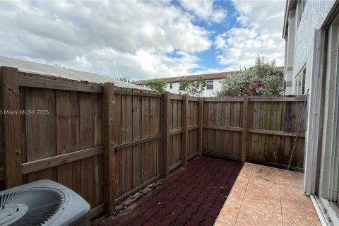 Adosado en alquiler en Miami, Florida, 2 dormitorios, 96.62 m2 № 1952176 - foto 29
