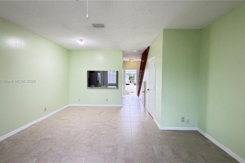 Adosado en alquiler en Miami, Florida, 2 dormitorios, 96.62 m2 № 1952176 - foto 13