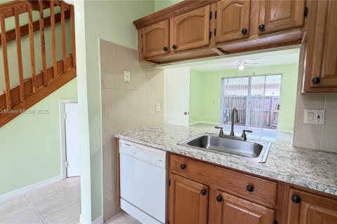 Adosado en alquiler en Miami, Florida, 2 dormitorios, 96.62 m2 № 1952176 - foto 9