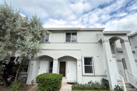Adosado en alquiler en Miami, Florida, 2 dormitorios, 96.62 m2 № 1952176 - foto 1