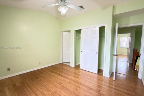 Adosado en alquiler en Miami, Florida, 2 dormitorios, 96.62 m2 № 1952176 - foto 26