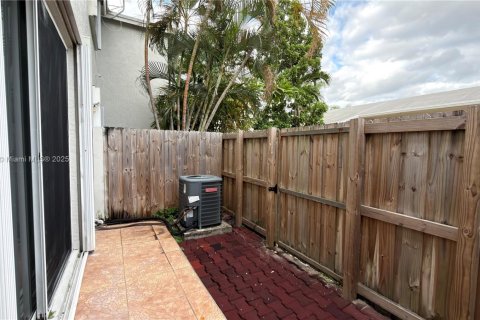 Adosado en alquiler en Miami, Florida, 2 dormitorios, 96.62 m2 № 1952176 - foto 27
