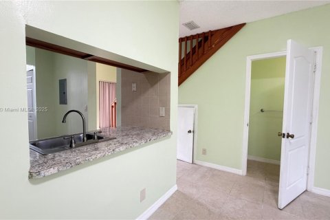 Adosado en alquiler en Miami, Florida, 2 dormitorios, 96.62 m2 № 1952176 - foto 12