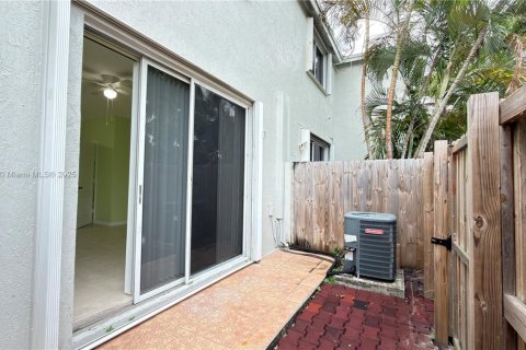 Adosado en alquiler en Miami, Florida, 2 dormitorios, 96.62 m2 № 1952176 - foto 28
