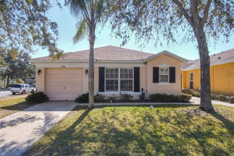 House in Davenport, Florida 4 bedrooms, 150.41 sq.m. № 2096454
