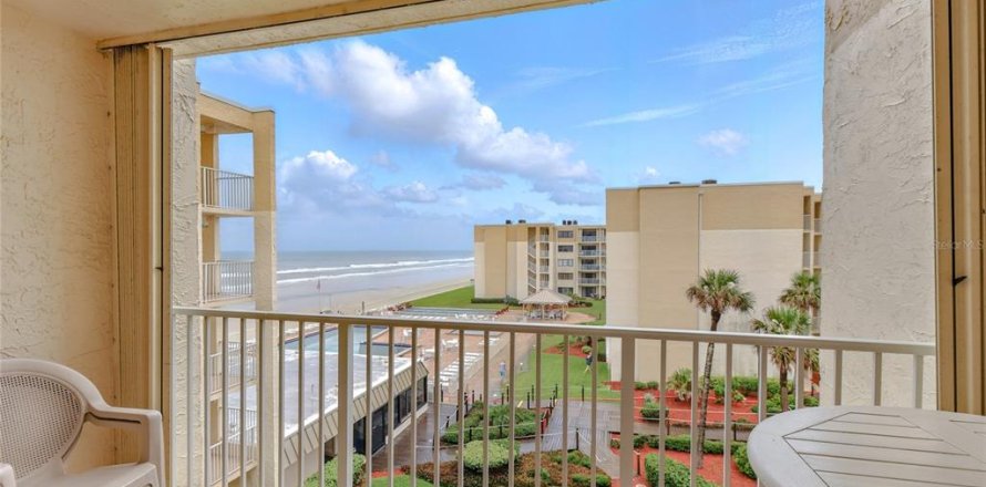 Condominio en New Smyrna Beach, Florida, 2 dormitorios № 1687681