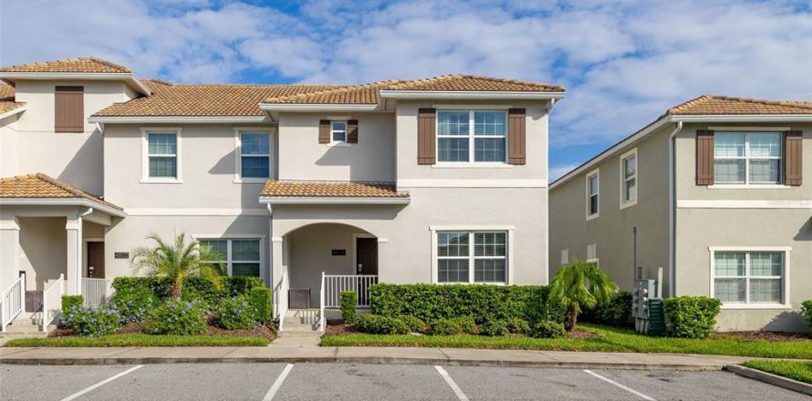 Townhouse in STOREY LAKE in Kissimmee, Florida 5 bedrooms, 201.41 sq.m. № 1894726