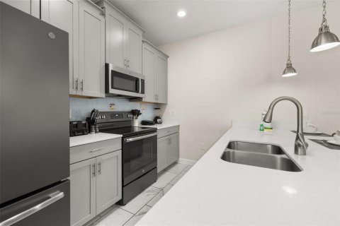 Townhouse in STOREY LAKE in Kissimmee, Florida 5 bedrooms, 201.41 sq.m. № 1894726 - photo 19