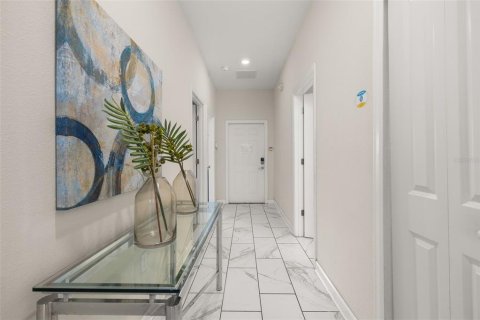 Townhouse in STOREY LAKE in Kissimmee, Florida 5 bedrooms, 201.41 sq.m. № 1894726 - photo 5