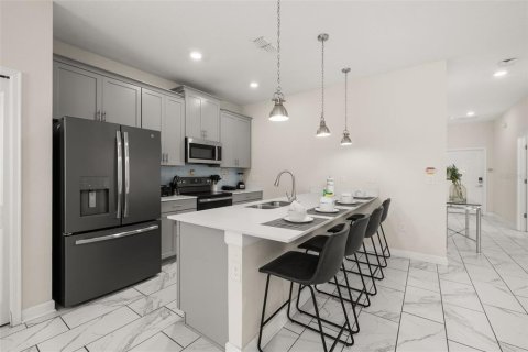 Townhouse in STOREY LAKE in Kissimmee, Florida 5 bedrooms, 201.41 sq.m. № 1894726 - photo 15