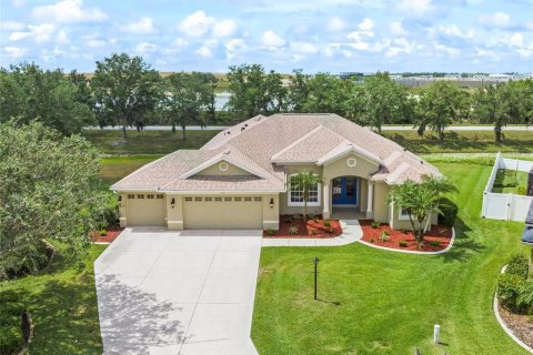 House in Sarasota, Florida 4 bedrooms, 220.83 sq.m. № 1675102 - photo 3