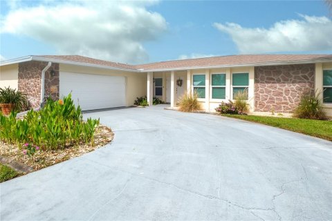 Villa ou maison à vendre à Rotonda, Floride: 4 chambres, 234.11 m2 № 2399262 - photo 3