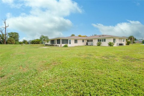 Villa ou maison à vendre à Rotonda, Floride: 4 chambres, 234.11 m2 № 2399262 - photo 27