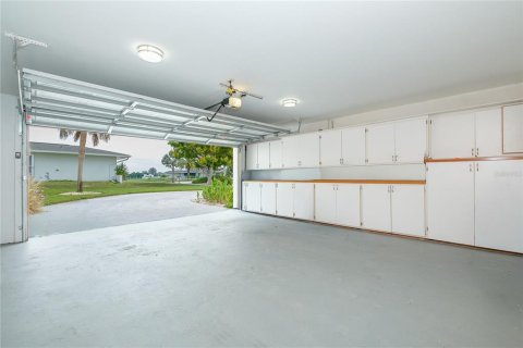 Villa ou maison à vendre à Rotonda, Floride: 4 chambres, 234.11 m2 № 2399262 - photo 23