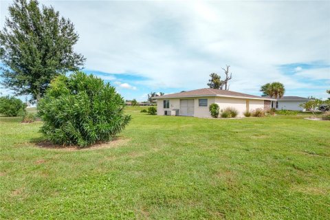Villa ou maison à vendre à Rotonda, Floride: 4 chambres, 234.11 m2 № 2399262 - photo 26