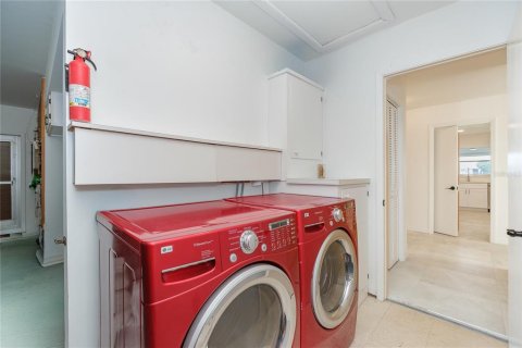 Villa ou maison à vendre à Rotonda, Floride: 4 chambres, 234.11 m2 № 2399262 - photo 22