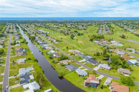 Villa ou maison à vendre à Rotonda, Floride: 4 chambres, 234.11 m2 № 2399262 - photo 29