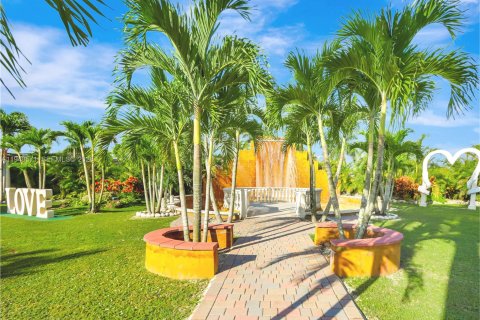 Immobilier commercial à vendre à Miami, Floride № 2090622 - photo 13