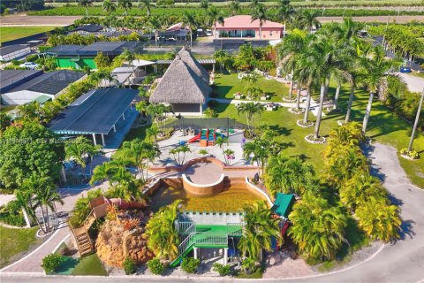 Immobilier commercial à vendre à Miami, Floride № 2090622 - photo 2