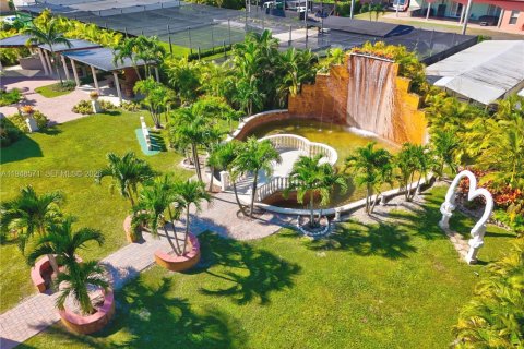 Immobilier commercial à vendre à Miami, Floride № 2090622 - photo 11