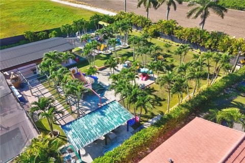 Immobilier commercial à vendre à Miami, Floride № 2090622 - photo 4
