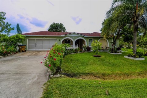 House in Kissimmee, Florida 5 bedrooms, 203.83 sq.m. № 1827892 - photo 1