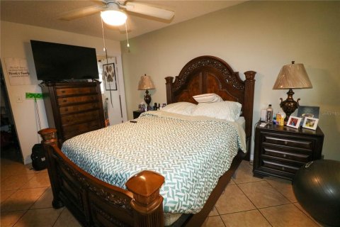 House in Kissimmee, Florida 5 bedrooms, 203.83 sq.m. № 1827892 - photo 15