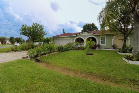 House in Kissimmee, Florida 5 bedrooms, 203.83 sq.m. № 1827892 - photo 3