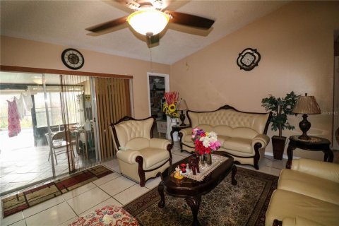 House in Kissimmee, Florida 5 bedrooms, 203.83 sq.m. № 1827892 - photo 8