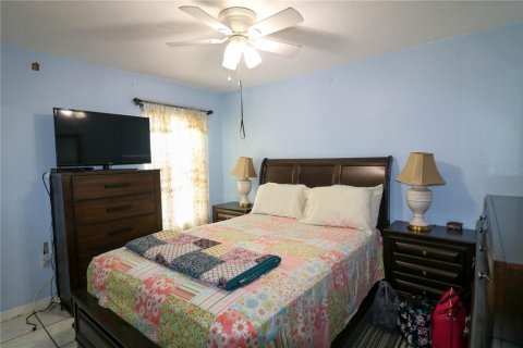 House in Kissimmee, Florida 5 bedrooms, 203.83 sq.m. № 1827892 - photo 13