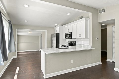 Villa ou maison à vendre à Saint Petersburg, Floride: 3 chambres, 89.19 m2 № 2436723 - photo 12