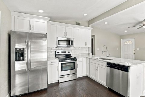 Villa ou maison à vendre à Saint Petersburg, Floride: 3 chambres, 89.19 m2 № 2436723 - photo 8