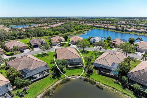 House in Bradenton, Florida 4 bedrooms, 248.98 sq.m. № 1579275 - photo 5