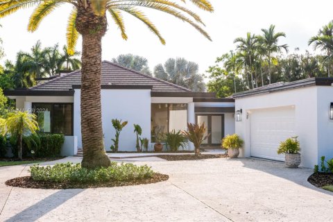 House in Miami, Florida 4 bedrooms, 450.48 sq.m. № 1868026 - photo 3