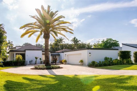 House in Miami, Florida 4 bedrooms, 450.48 sq.m. № 1868026 - photo 2
