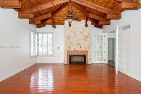 House in Miami, Florida 4 bedrooms, 450.48 sq.m. № 1868026 - photo 22