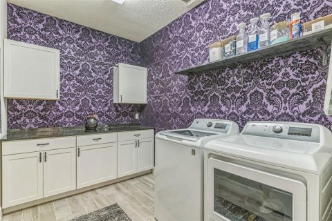 House in VISTA RESERVE in Apopka, Florida 4 bedrooms, 380.81 sq.m. № 1684486 - photo 22