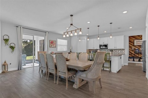 House in VISTA RESERVE in Apopka, Florida 4 bedrooms, 380.81 sq.m. № 1684486 - photo 15