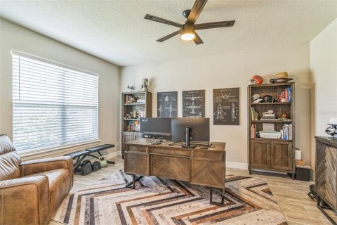 House in VISTA RESERVE in Apopka, Florida 4 bedrooms, 380.81 sq.m. № 1684486 - photo 10