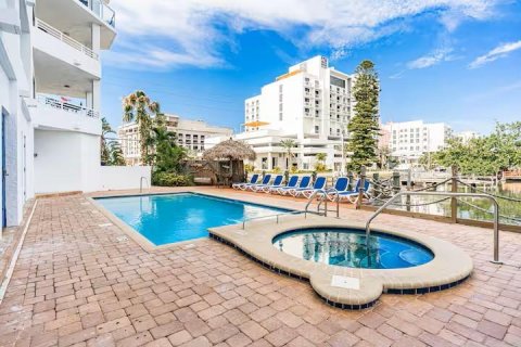 Condominio en venta en Clearwater, Florida, 3 dormitorios, 196.58 m2 № 2418838 - foto 29