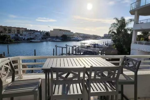 Condominio en venta en Clearwater, Florida, 3 dormitorios, 196.58 m2 № 2418838 - foto 3