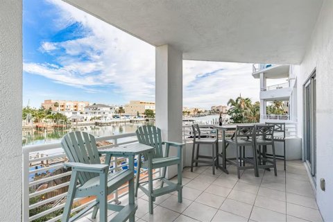 Condominio en Clearwater, Florida, 3 dormitorios № 2418838
